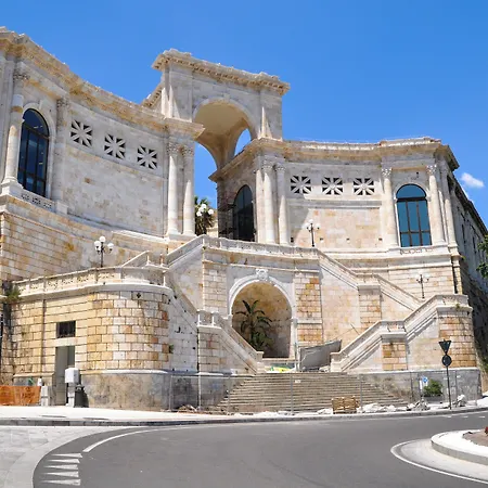 Πανσιόν Eva Luxury 4*